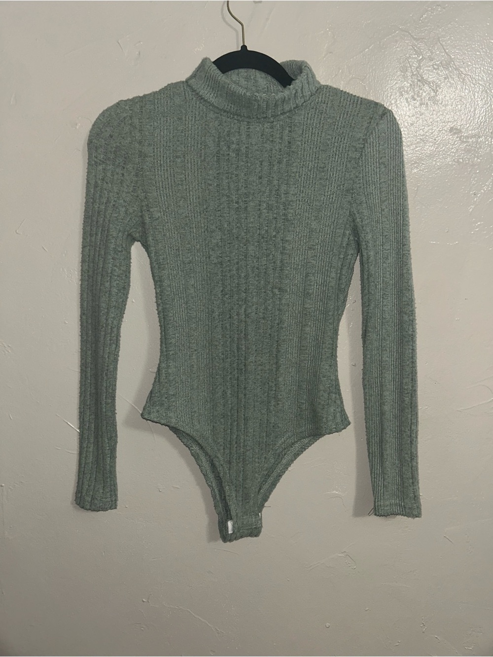 Ribbed Turtleneck Long-Sleeve Bodysuit - Sage Green